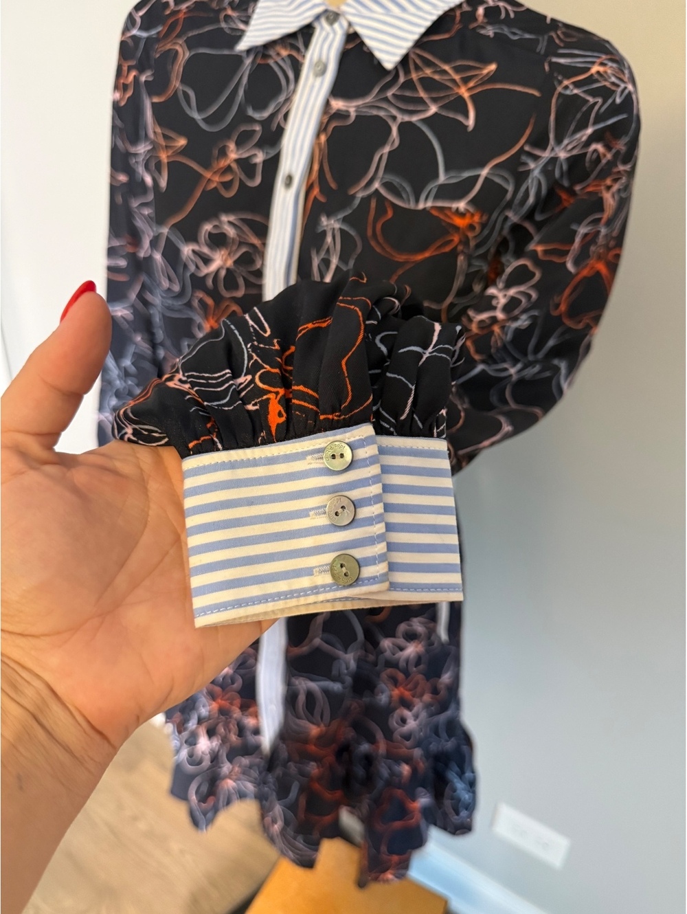 Cinq à Sept Navy Floral Print Button-Down Dress with Striped Collar and Belt, 2 - Picture 5 of 8